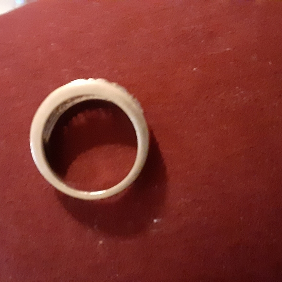 Ring - Picture 2 of 7